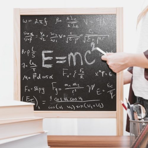 Exploring the Role of Instructional Designers: Are They Teachers?